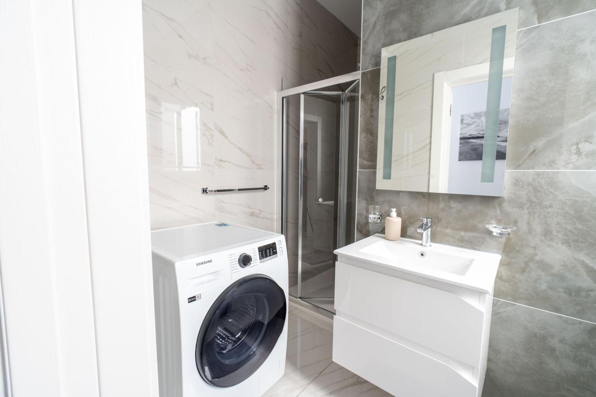 Apartment A25 - 5 Mins Walk To Valletta Ferry - Shopping Mall And Bay By Quicktrips Sliema
